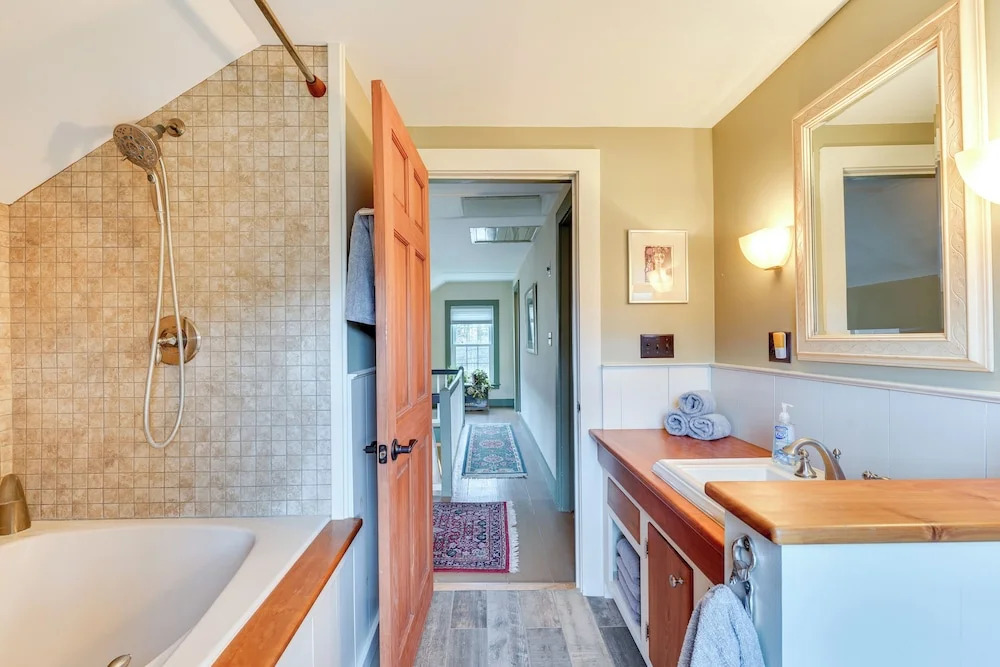 Manchester Center Home w/ Green Mtn Views!