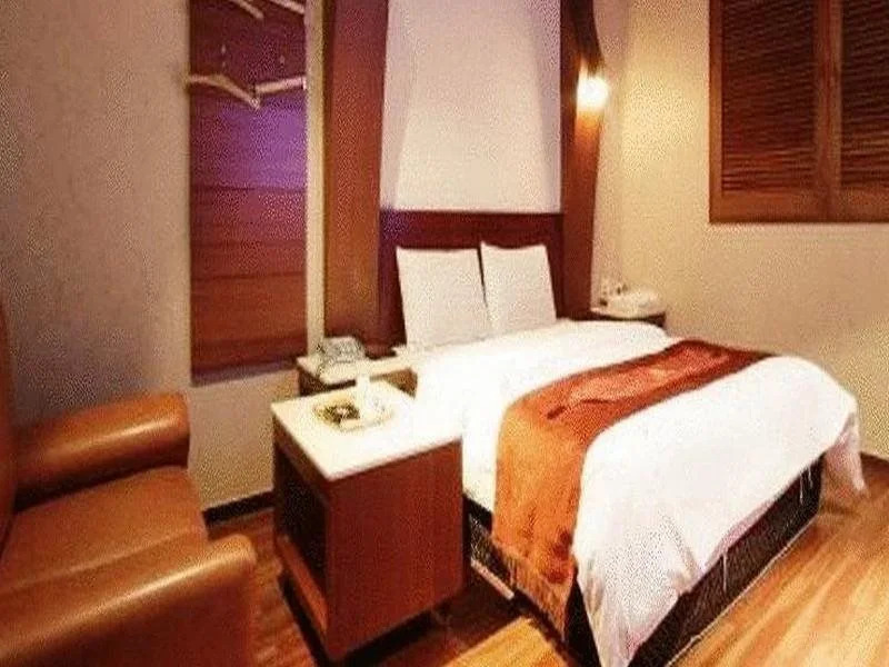 Liz Hotel