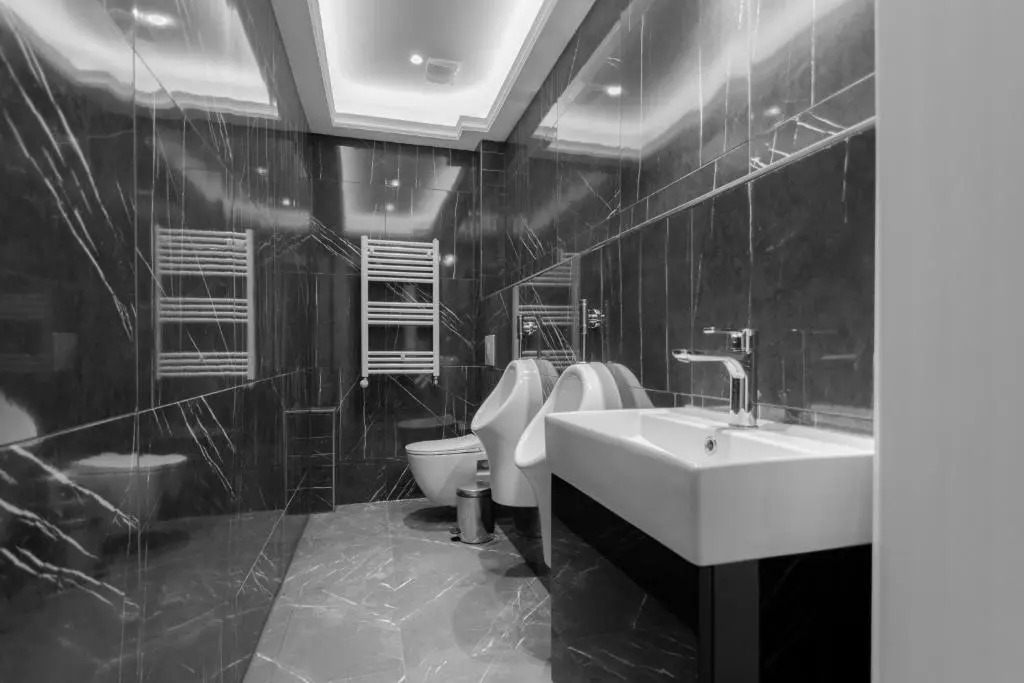2H Horizon Hotel