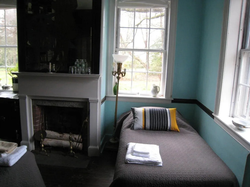 Higganum House B&B