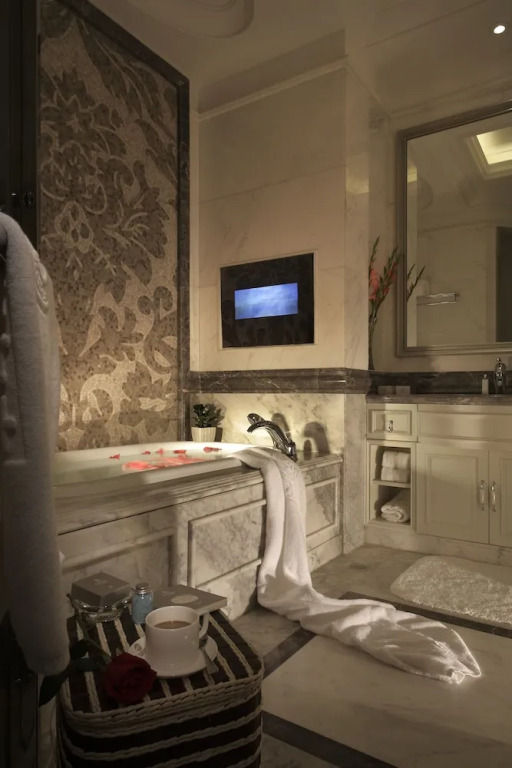 Ovation Three-Convalescence Hotel