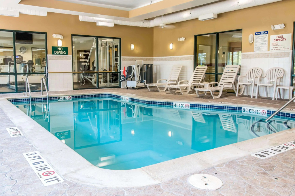 Comfort Suites Canton - Detroit