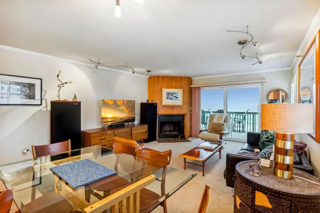 Pelican Pointe 3B