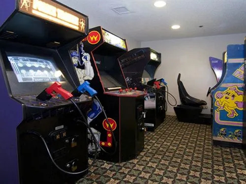 Norwood Inn & Suites
