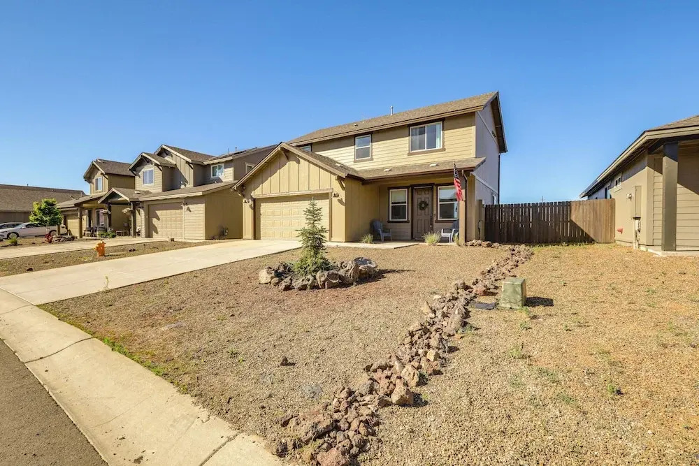 Flagstaff-Area Family Home w/ Hot Tub & Patio