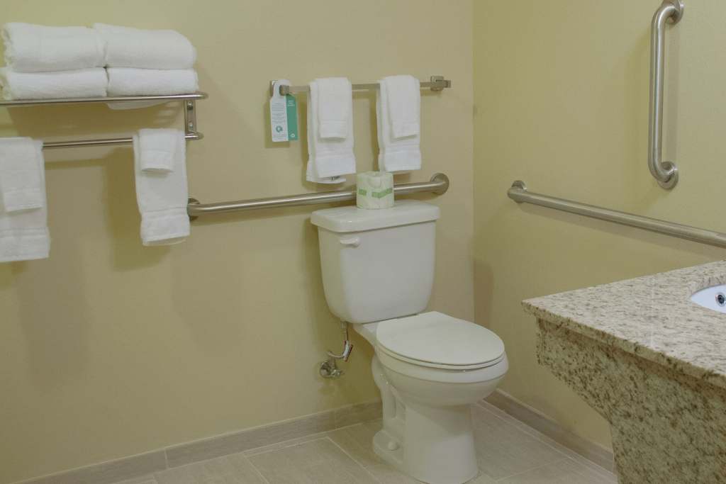 Cobblestone Inn & Suites - Winterset, IA