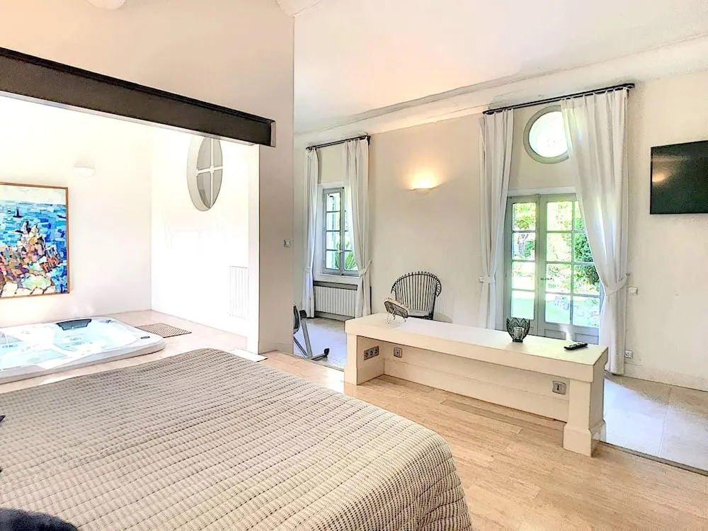 Villa with 6 Bedrooms in Saint-Rémy-De-Provence, with Private Pool, Enclosed Garden And Wifi - 266 Km From the Beach