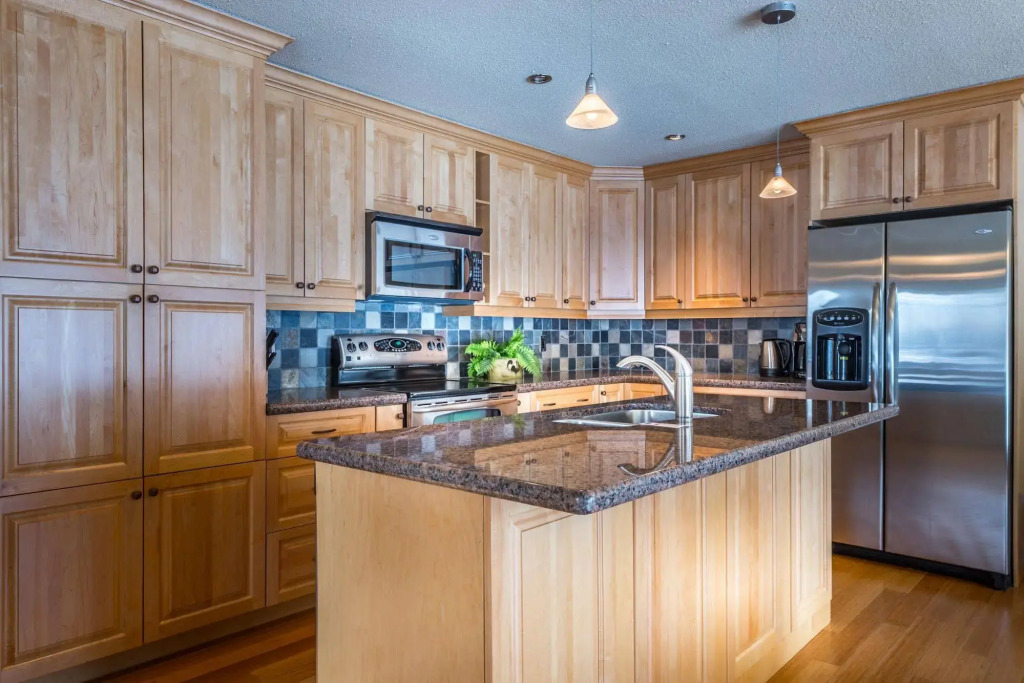 Abbott Road Suites