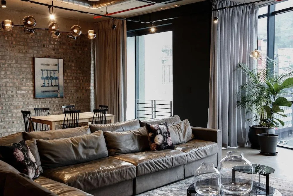 Cartel House Hotel