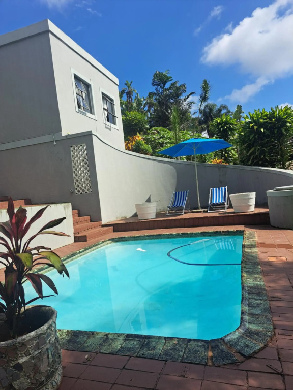 81 Pool Room cottage house