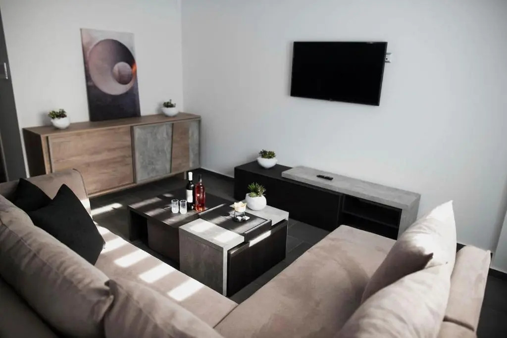 Lf Suites