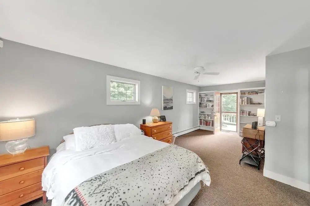 Bear Pass - Mountain View 4 Bedroom Home by RedAwning