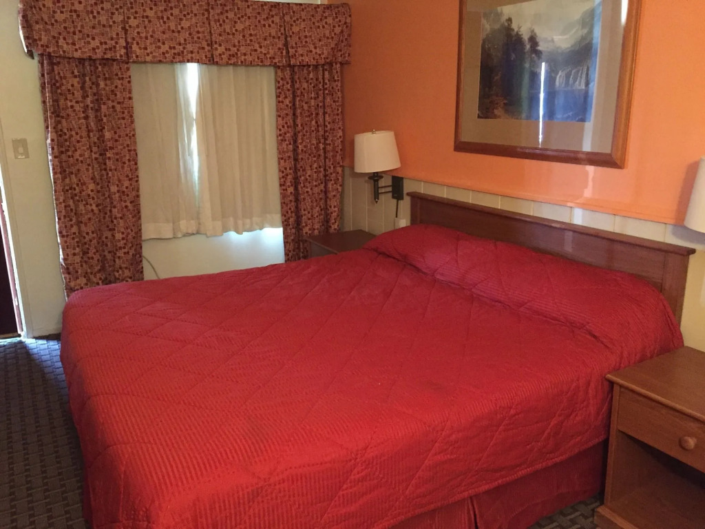 Townhouse Motel