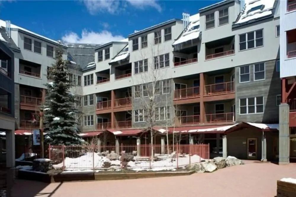 1 Bedroom Mountain Condo In River Run Village With Expansive Mountain Views And Walking Distance To Ski Slopes