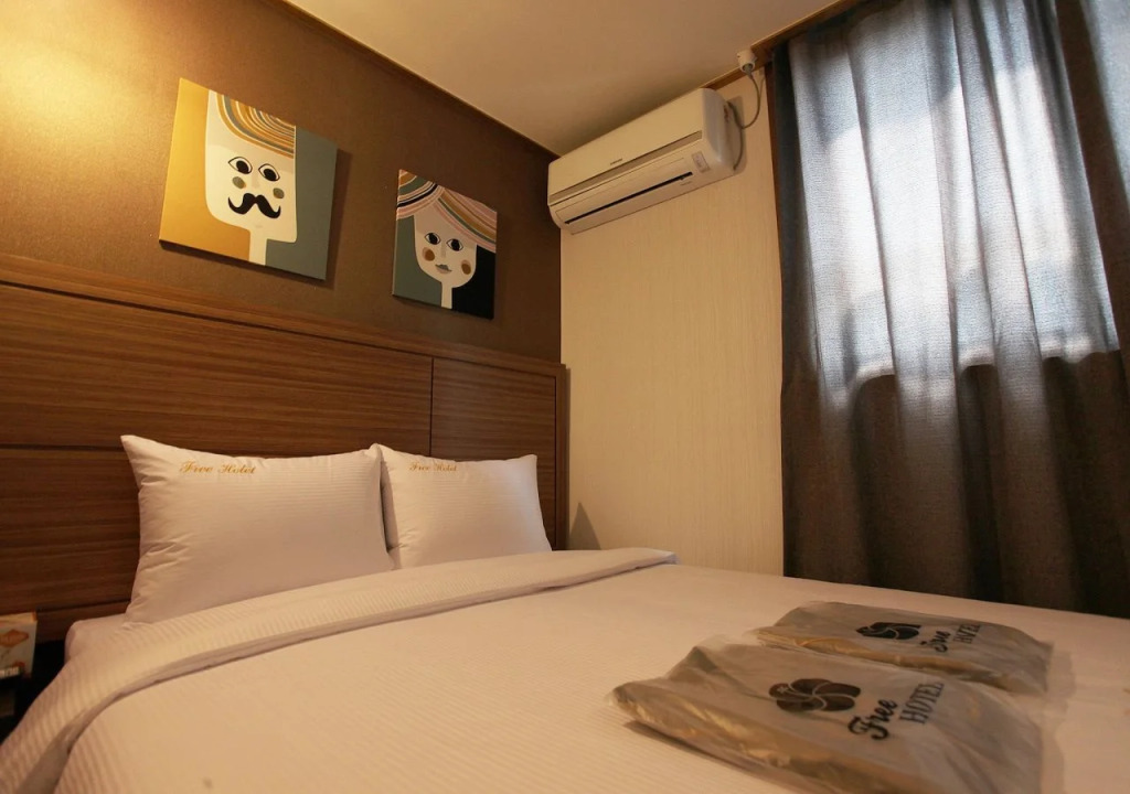 Free Hotel