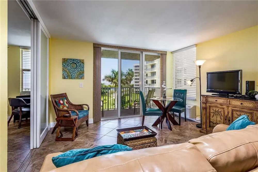 Estero Beach & Tennis 305B - One Bedroom Condo