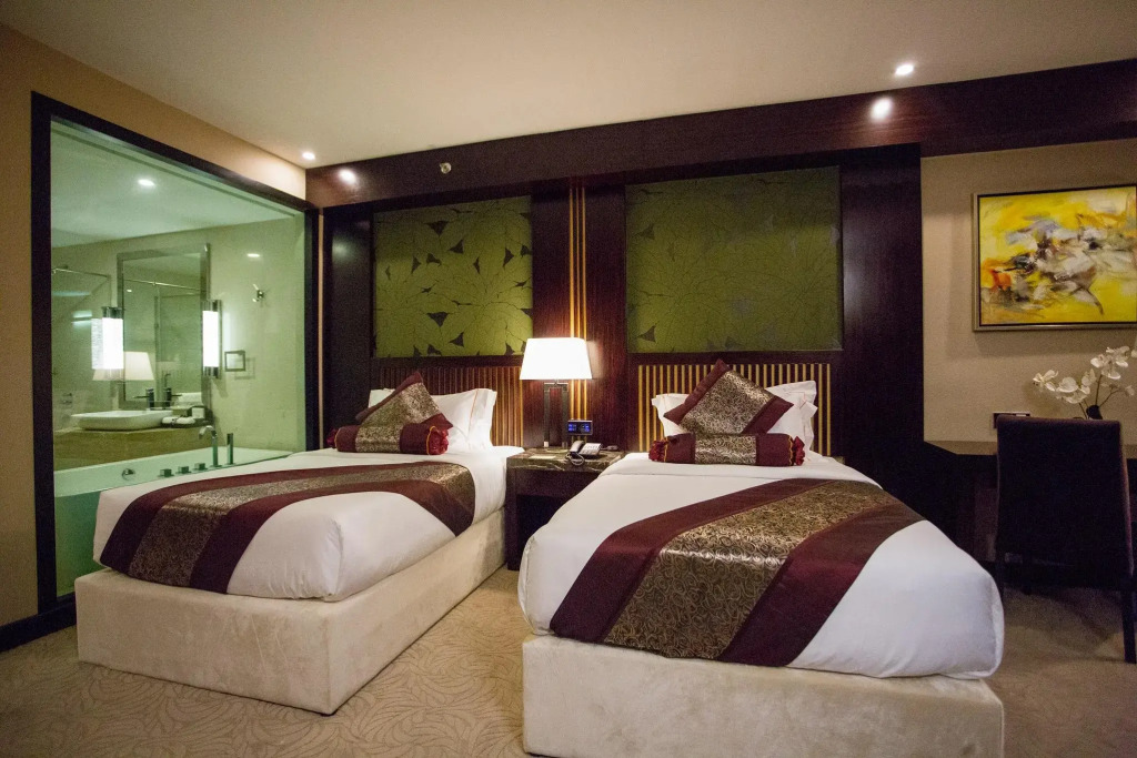Royale Signature Hotel