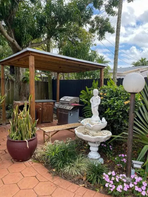 Your Cozy Spacious home with Heated Pool