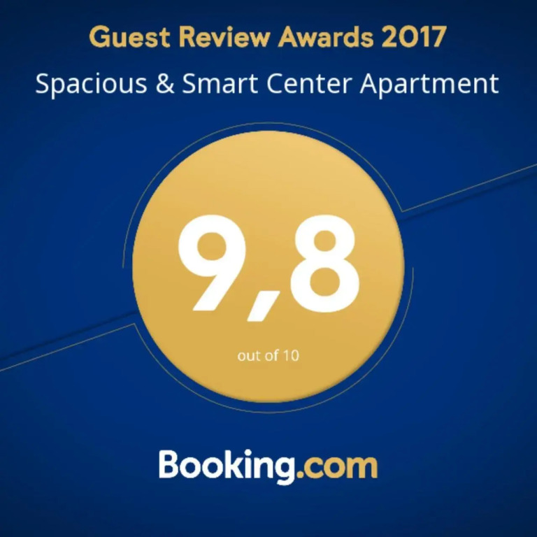 Spacious & Smart Center Apartment