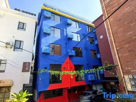 Up Apartment