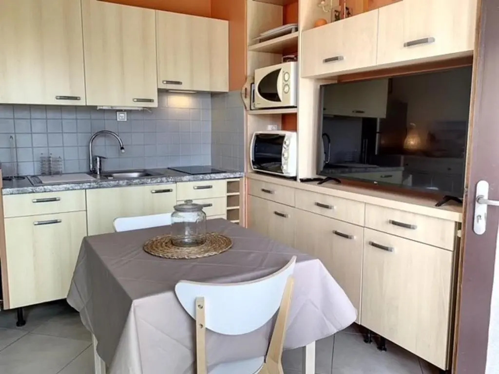 Appartement Balaruc-les-Bains, 1 pièce, 3 personnes - FR-1-503-40
