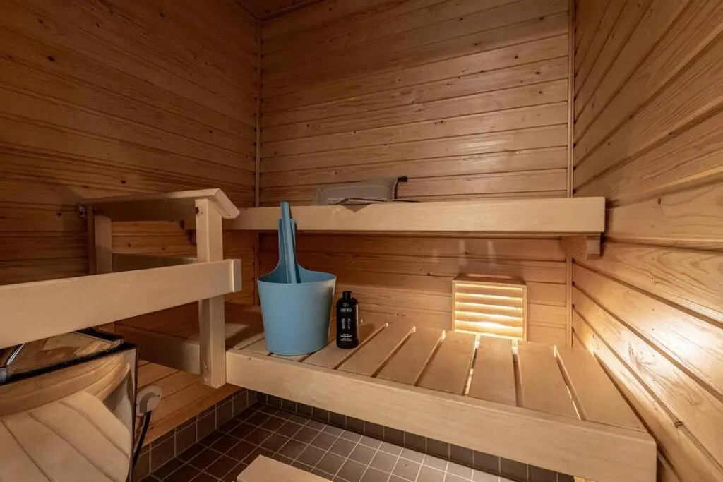 Apartment, Sleepwell, Tikkurila with private sauna, 70m2 1-7 pers