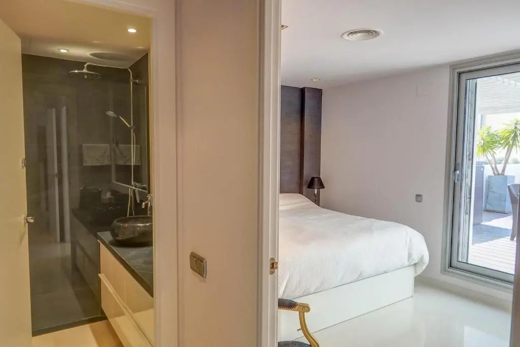 Elora Penthouse with Sea Views by Hello Homes Sitges