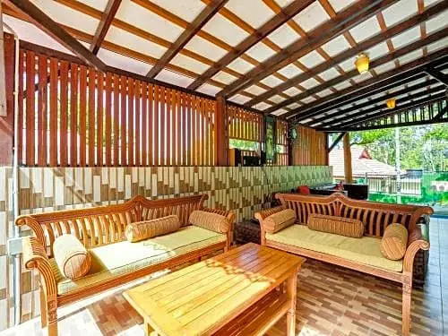 SPOT ON 89623 Nawawi's Backpackers