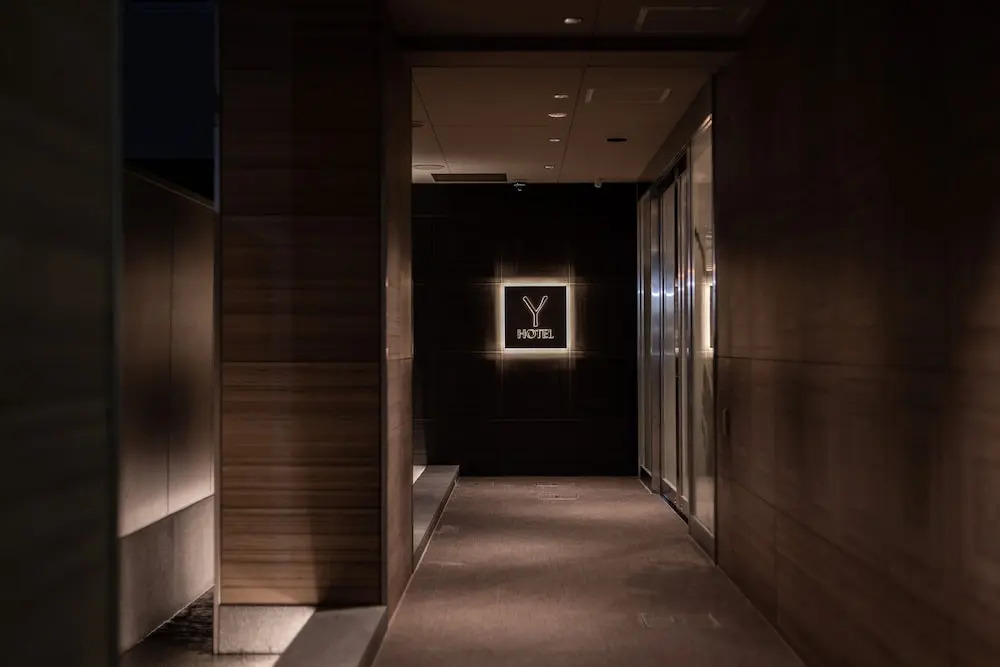 Y-HOTEL