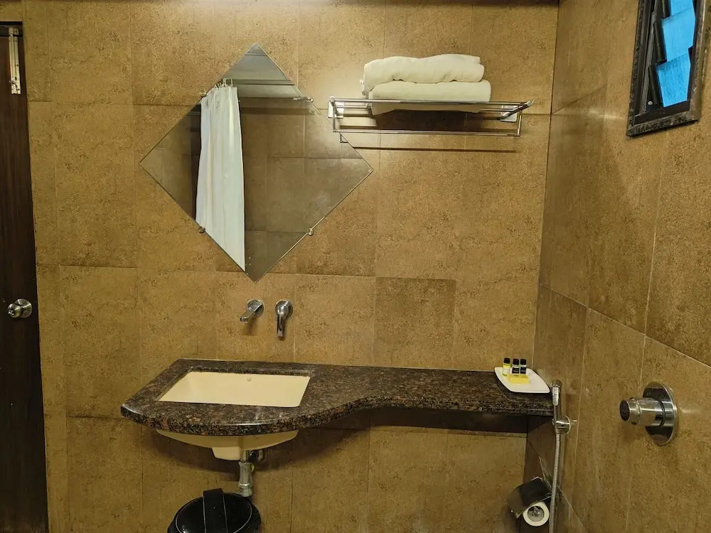 Hotel Heritage 2001, Nagpur
