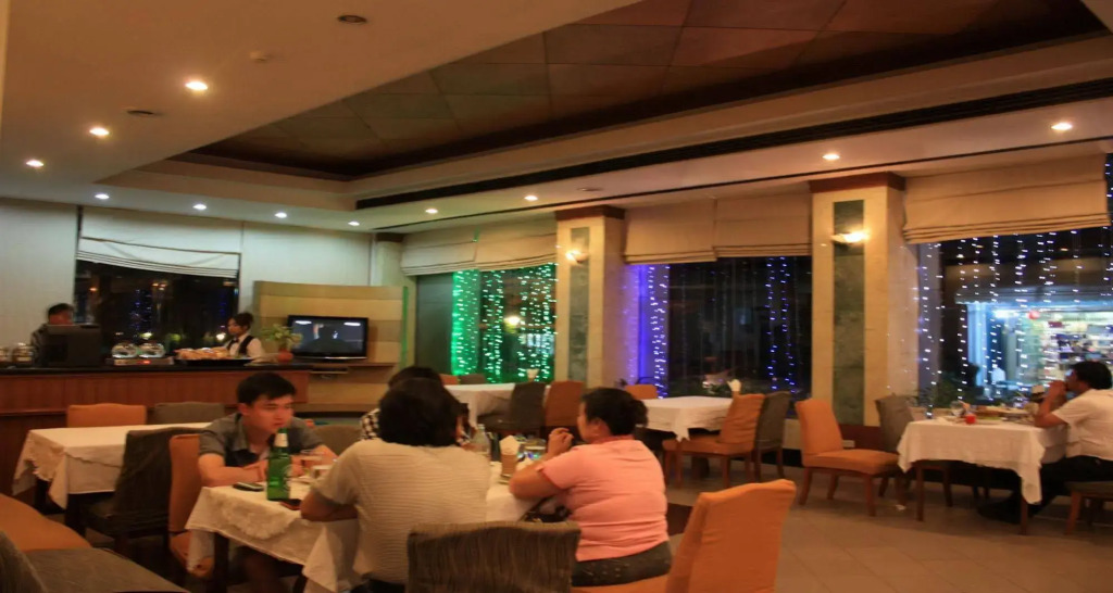 Summit Pavilion Hotel