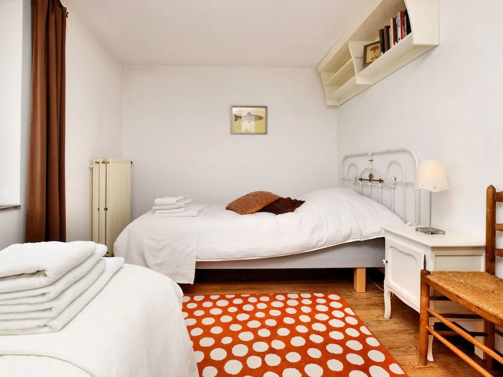 Vintage Holiday Home in Verlaine-Sur-Ourthe with Valley View