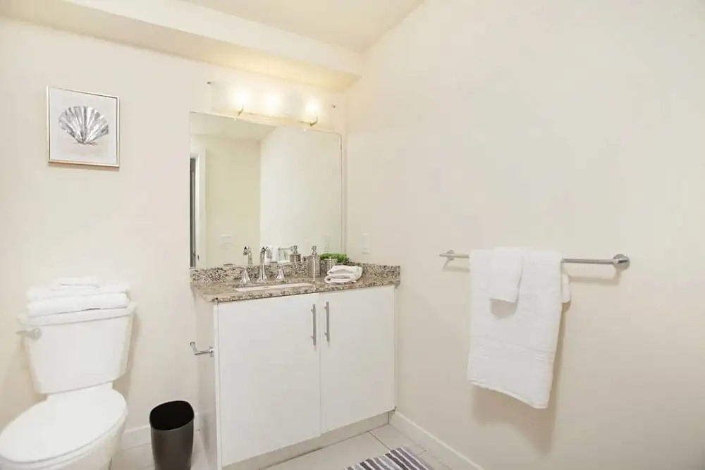 424 15th St Executive 2br