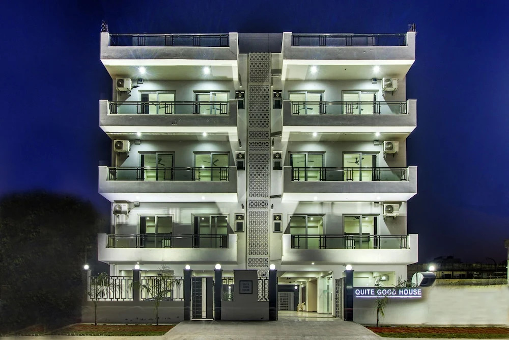 Quite Good House