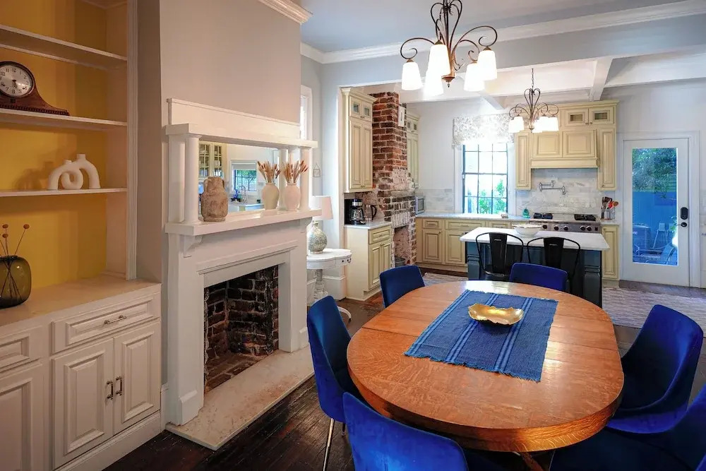 Private Hot Tub: Historic Savannah Home
