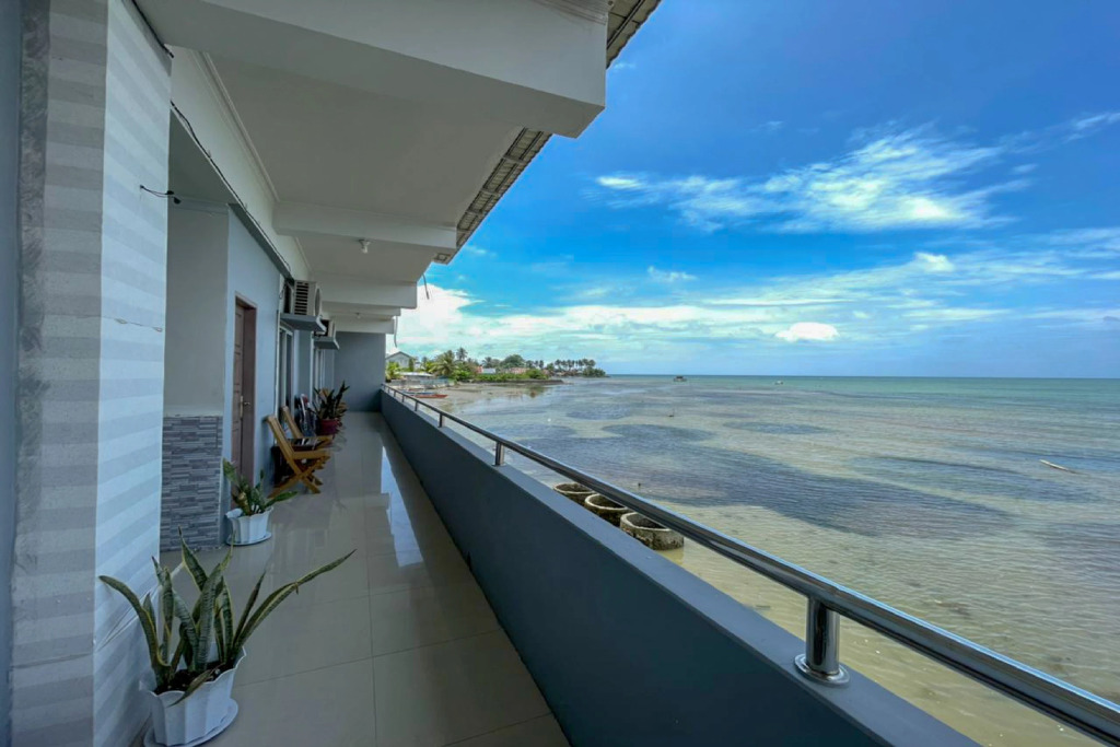 RedDoorz near Poso City Mall