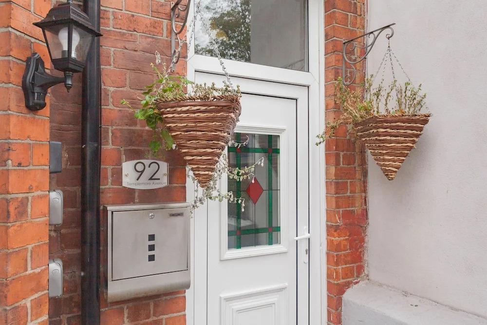 92 Templemore Ave Guest house