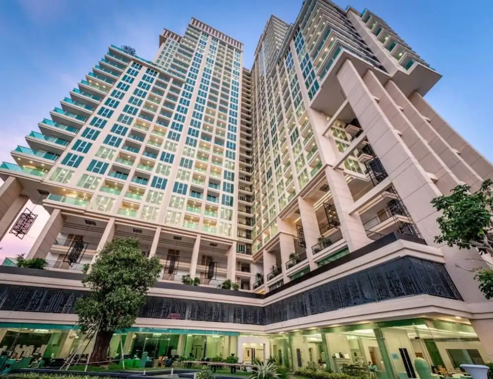City Condo by Somphong