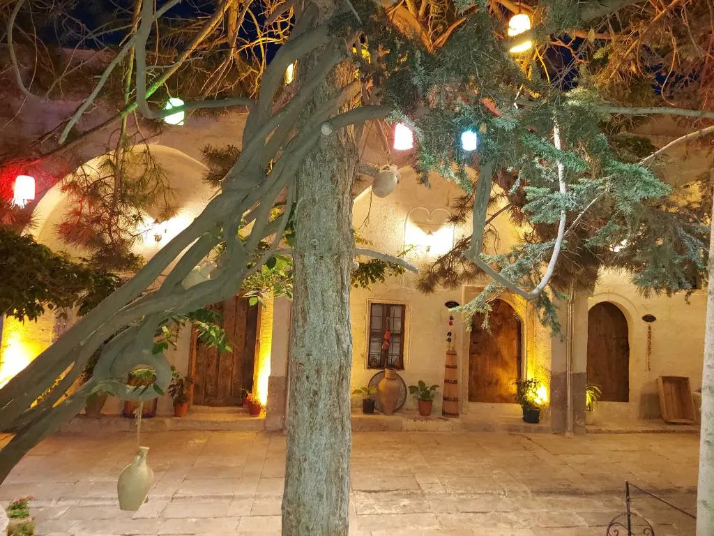 ARMEsos Cave Hotel