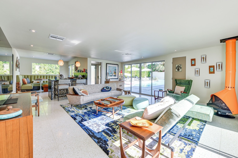 2 Mi to Downtown: Luxe Palm Springs Home!