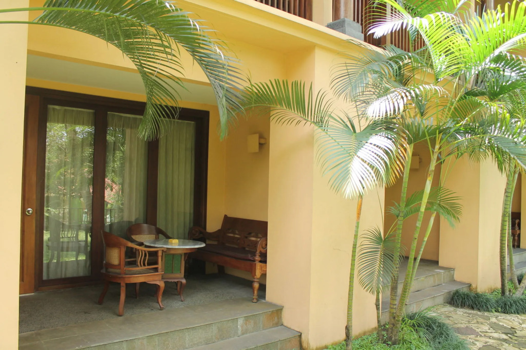 Laras Asri Resort & Spa