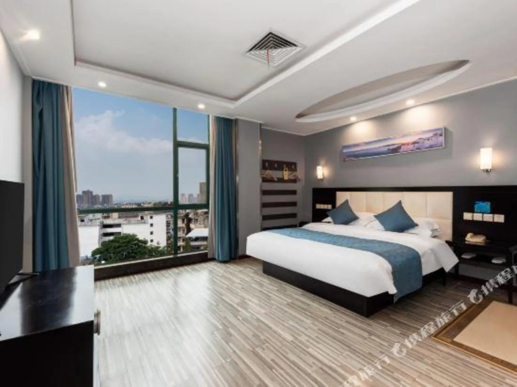 Taoran Zhixing Hotel (Huangshi Zhonglou Pedestrian Street)