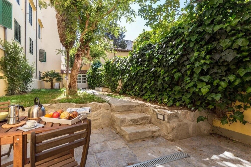 Charming Garden Niche