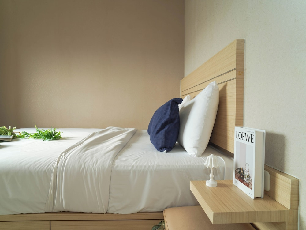 Homelike And Neat 2Br At Apartment Green Pramuka City