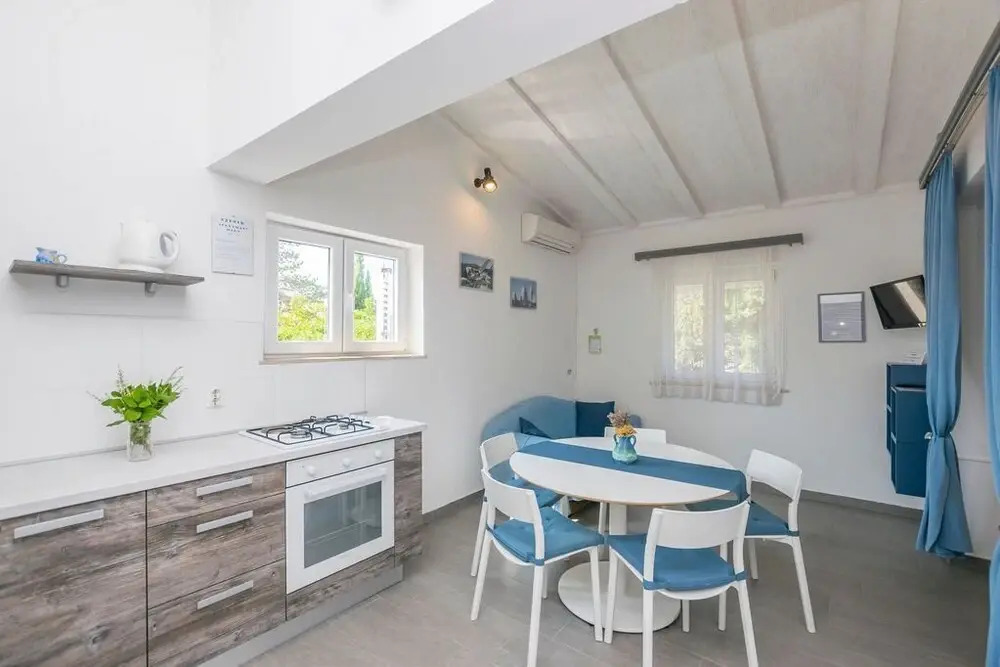 Beatiful Apartment Blue near Sandy Beach