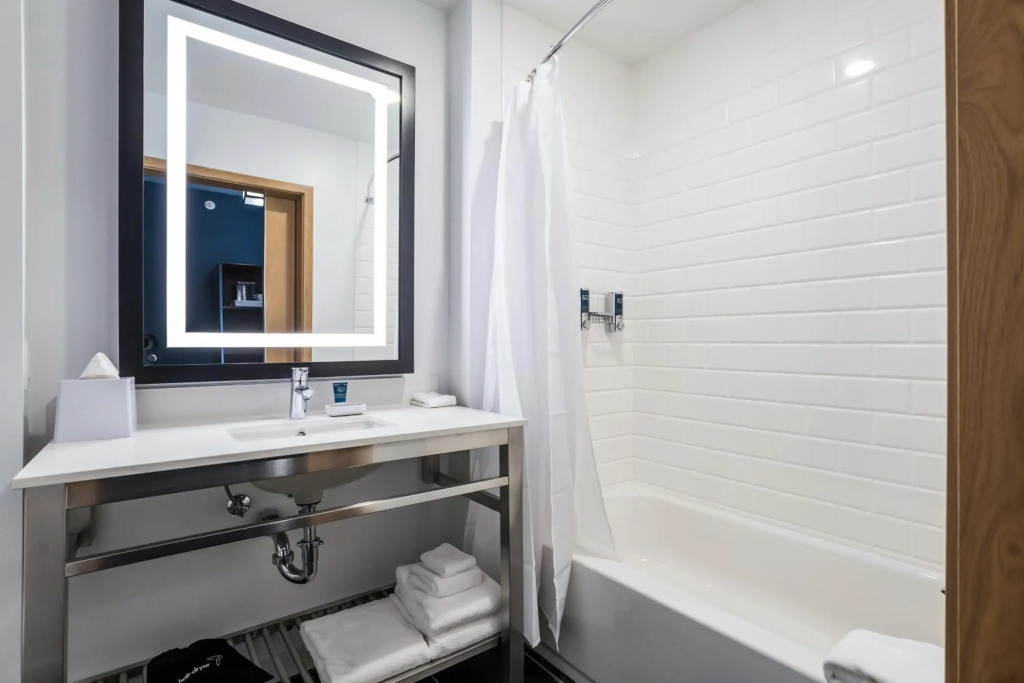 Four Points by Sheraton Elkhart