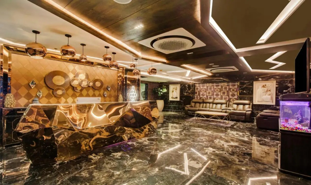 Treebo Premium Tahoora International