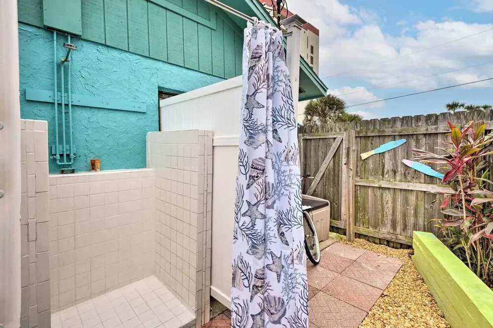 Ormond Beach Retreat w/ Deck - Steps to Ocean