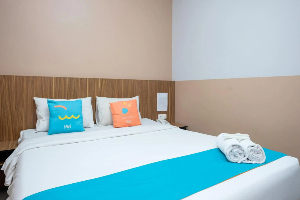 Sans Hotel Rajawali Surabaya by RedDoorz