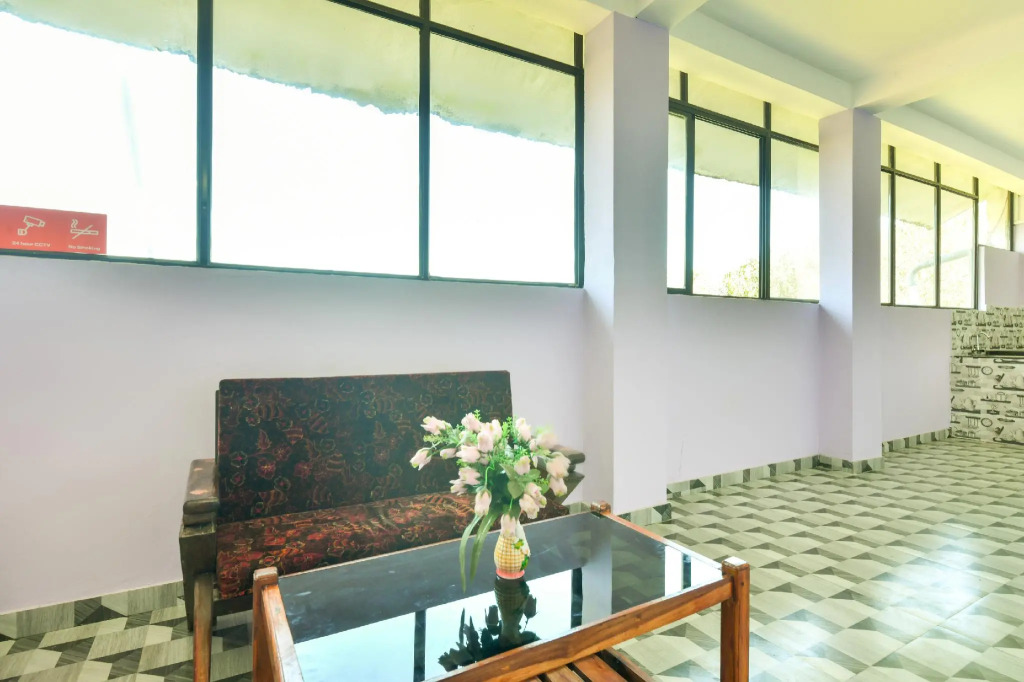 OYO 66916 Hotel Drizzle Mount